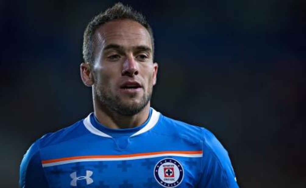 Montoya, otro "10" que fracasa en Cruz Azul