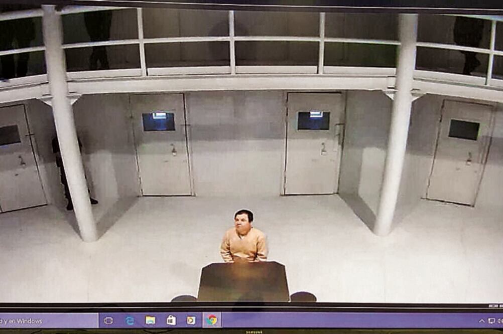 Defensa de 'El Chapo' dice que el capo permanece aislado y sólo puede ver a sus abogados y a su esposa cada ocho o 10 días (ARCHIVO EL UNIVERSAL)