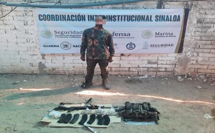En hechos distintos, hallan artefactos explosivos en un vehículo robado y detienen a sujeto con armas y cartuchos en Sinaloa