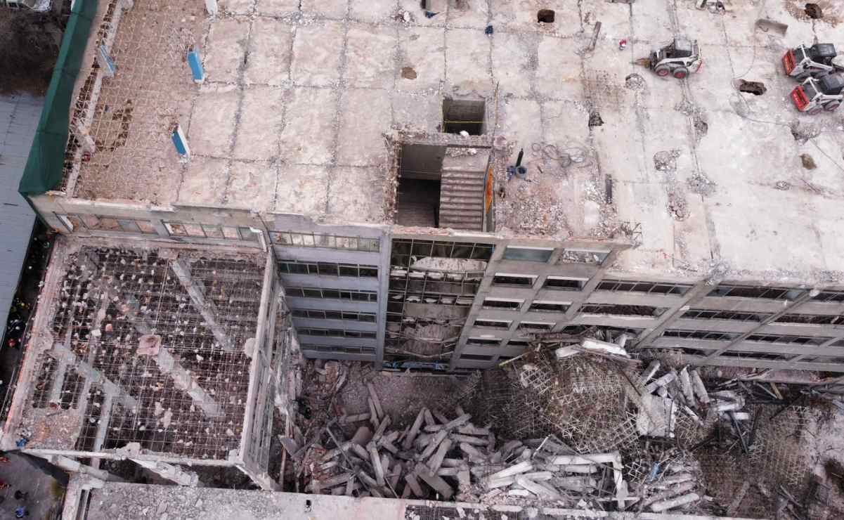 Colisión de edificio en inmediaciones del Metro San Antonia Abad (09/03/2026). Foto: Juan Carlos Williams / EL UNIVERSAL