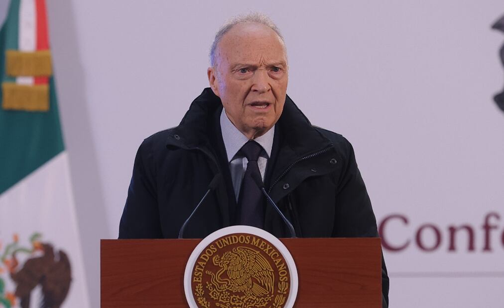 Alejandro Gertz Manero en la mañanera de Sheinbaum. Foto: Gabriel Pano/EL UNIVERSAL