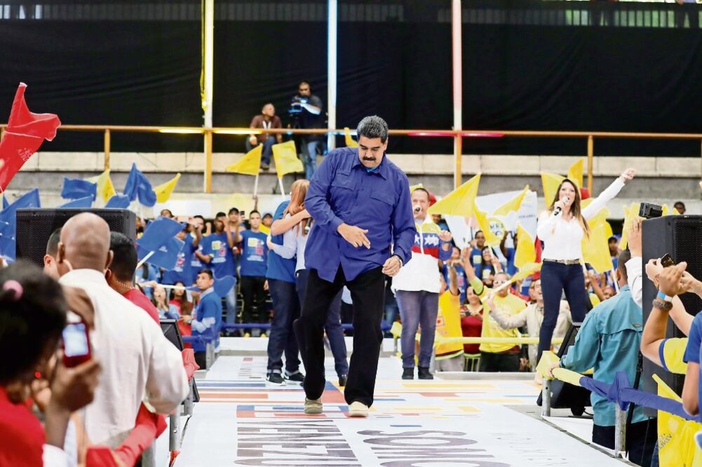 El presidente venezolano Nicolás Maduro, durante un evento ayer con el movimiento que creó, Somos Venezuela, en Caracas (MARCO BELLO. REUTERS)