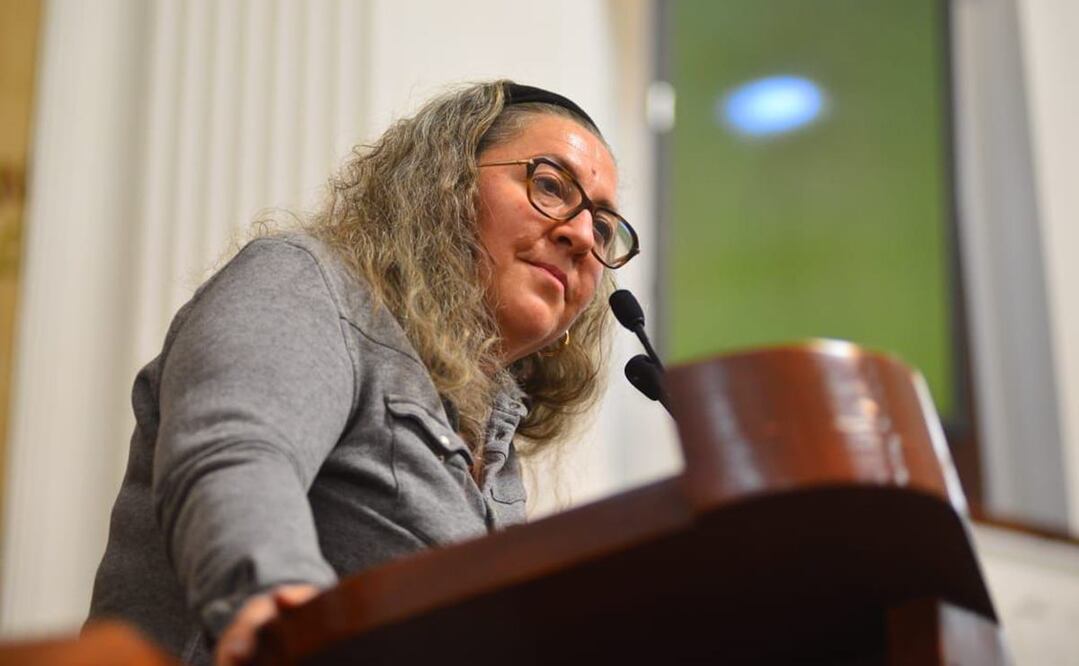 Ana Francis López Bayghen, diputada local de Morena, consideró que contar con servidores públicos violentos y/o irresponsables ante sus compromisos familiares, les hace infractores de la ley. Foto: Especial