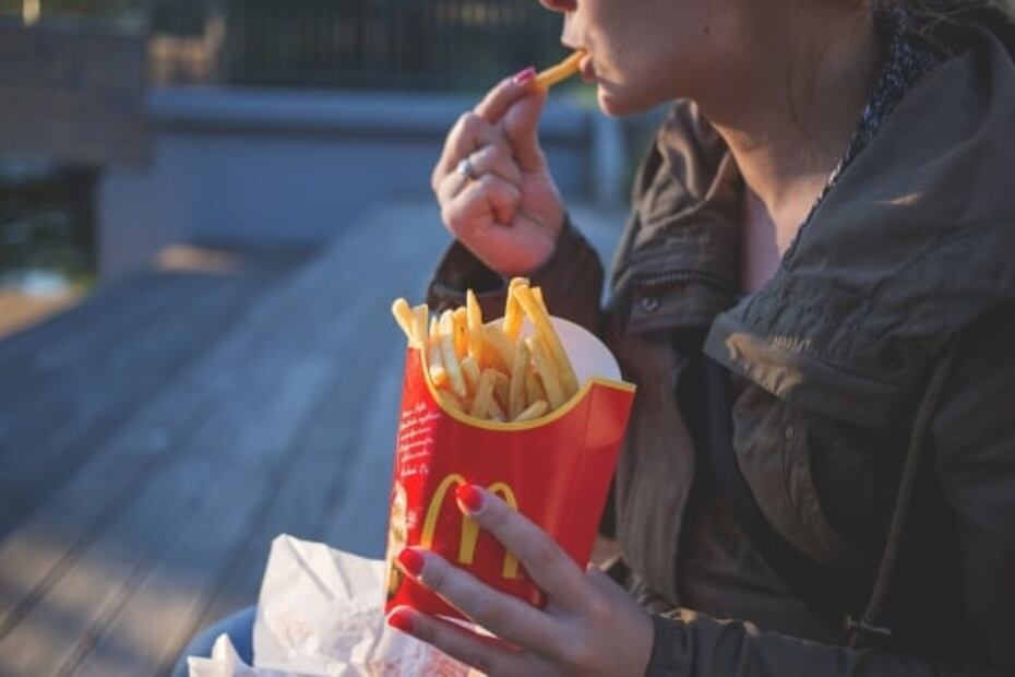 ¿Por qué es bueno comer despacio?