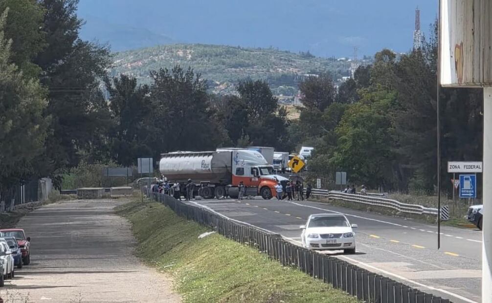 Aprehensión de dirigente del Frente Nacional Indígena y Campesino causa bloqueos en Oaxaca (30/09/2025). Foto: Especial