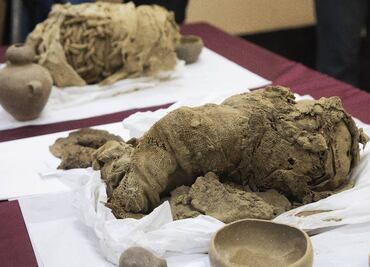 Descubren y presentan momias precolombinas de niños sacrificados en Perú