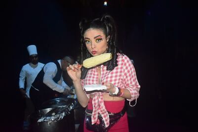 Con Polly, Violeta Isfel entra al multiverso