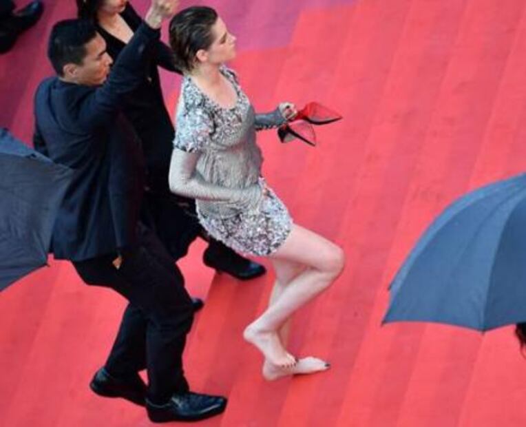 Kristen Stewart se quita los tacones en Cannes