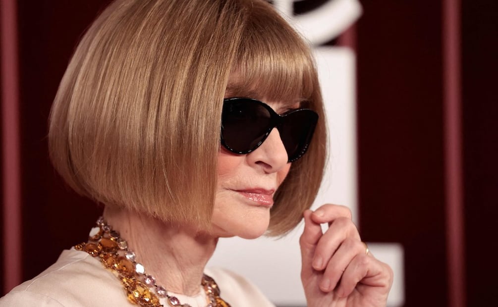 Anna Wintour siempre luce lentes oscuros. Foto: Kena Betancur / AFP