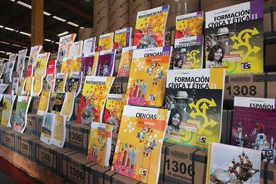 Padres de familia rechazan incluir a minorías en libros de texto