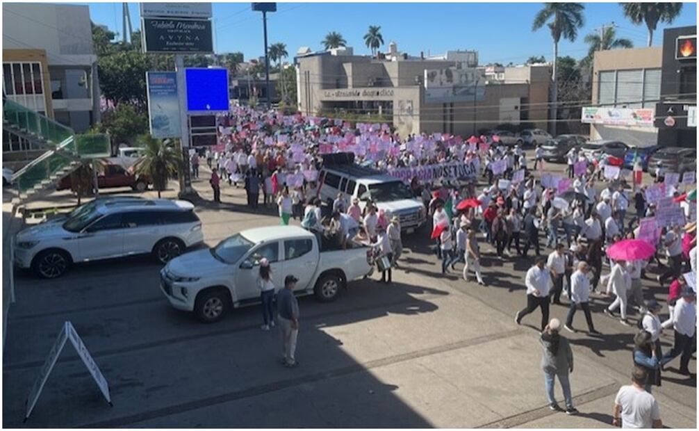 Marcha por la Democracia en Sinaloa. Foto: Javier Cabrera/ EL UNIVERSAL