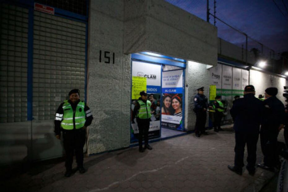 Estudiantes de Prepa 9 asisten a primera clase extramuros
