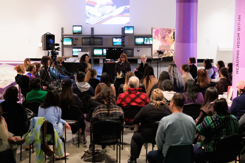 La colectividad y los movimientos sociales son los pilares del trabajo curatorial de Daniela. Su más reciente muestra, "Beatriz da Costa (un)disciplinary tactics", se exhibe en el marco del PST. Foto: Cortesía /Rafael Hernández