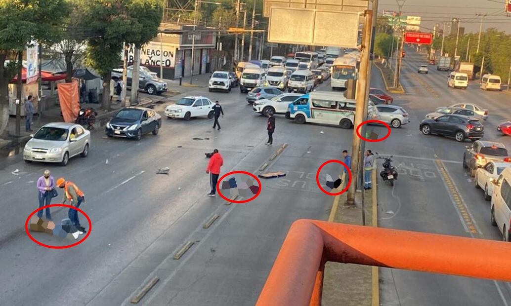 Pasajeros quedaron regados en el piso. FOTO: Especial/ EL UNIVERSAL/