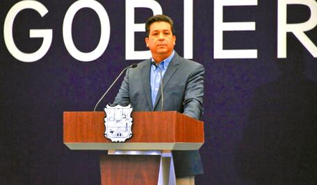 Presenta Senado controversia contra blindaje a García Cabeza de Vaca