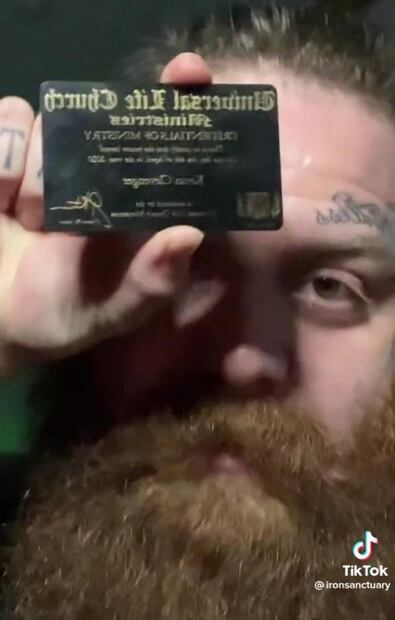 Tiktoker busca romper récord de matrimonios entre parejas del mismo sexo en un día 