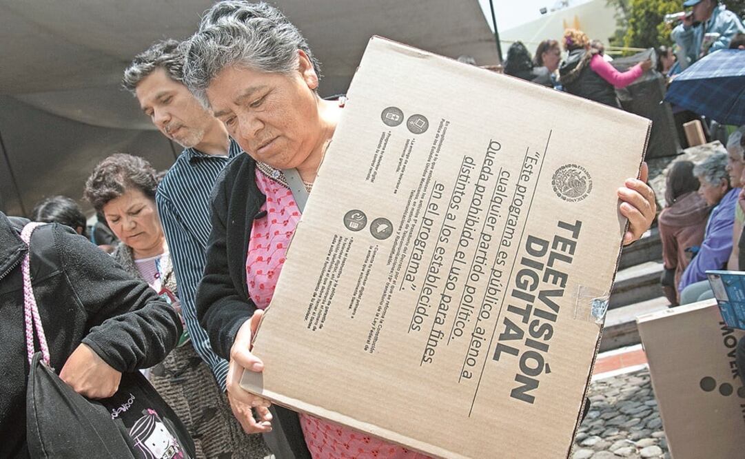 Del 6 al 18 de diciembre, la SCT entregó los televisores digitales a los beneficiarios definidos por la Sedesol ubicados en 120 municipios de 14 estados del país (Foto:Archivo)