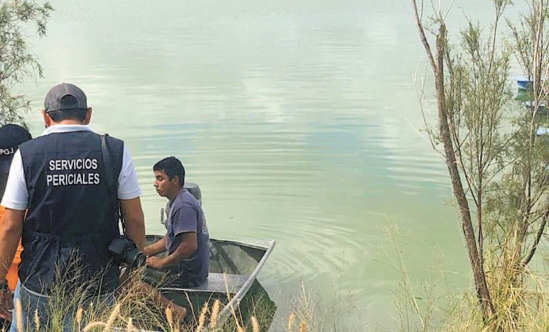 Trabajos. En una laguna ubicada en el rancho El Terco se utilizó una lancha y una cámara especial, pero no se encontraron cuerpos. ESPECIAL