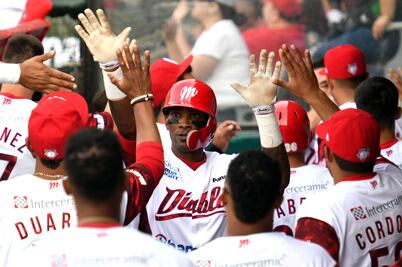 Diablos se imponen a Sultanes en el inicio de Serie