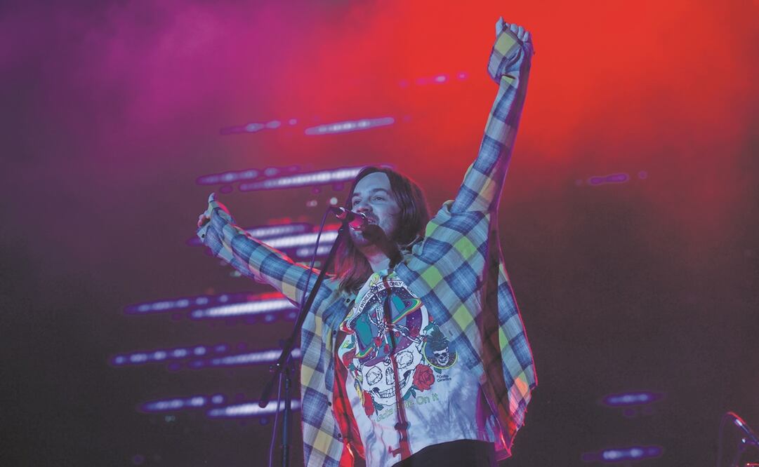 Los australianos Tame Impala cerraron con su psicodelia y éxitos como “The less I know the better”. Foto: Germán Espinosa/ EL UNIVERSAL.