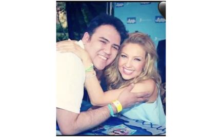 Thalía lamenta muerte de joven fan por coronavirus
