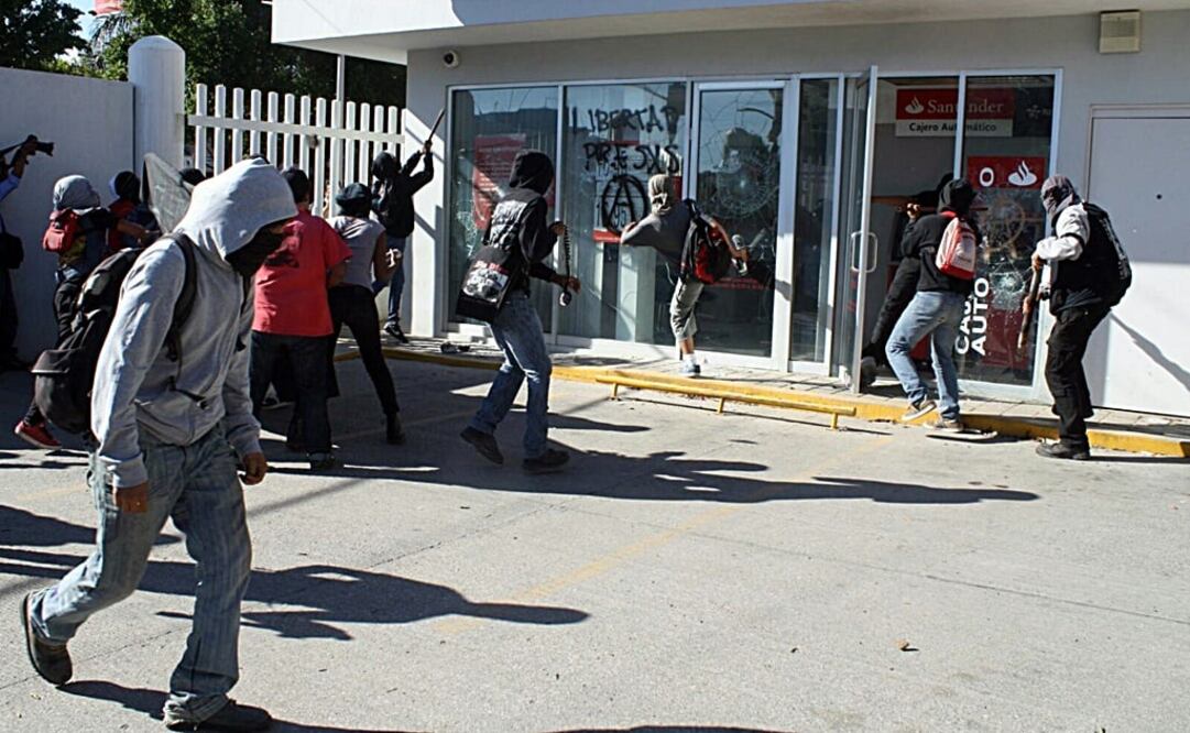 En Oaxaca, fueron atacados instituciones bancarias y edificios comerciales y públicos./Agencia Quadratín