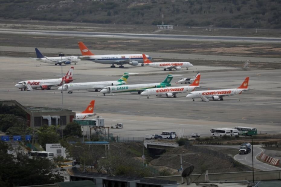 Baños que tiran aguas negras, varados... así es la aerolínea venezolana que estrenará el AIFA