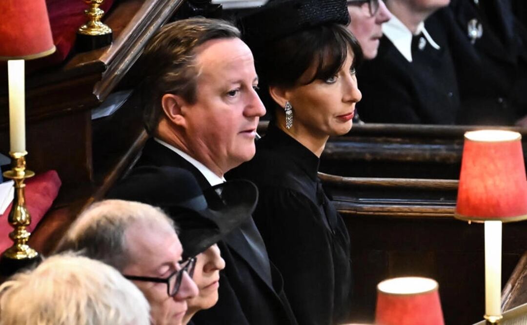 El exprimer ministro británico David Cameron y su esposa, Samantha Cameron, en el funeral de Estado de la reina Isabel II. Foto: AFP