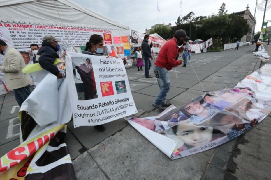 Trasladan a dos mujeres a hospital en Chimalhuacán tras 19 días de huelga de hambre
