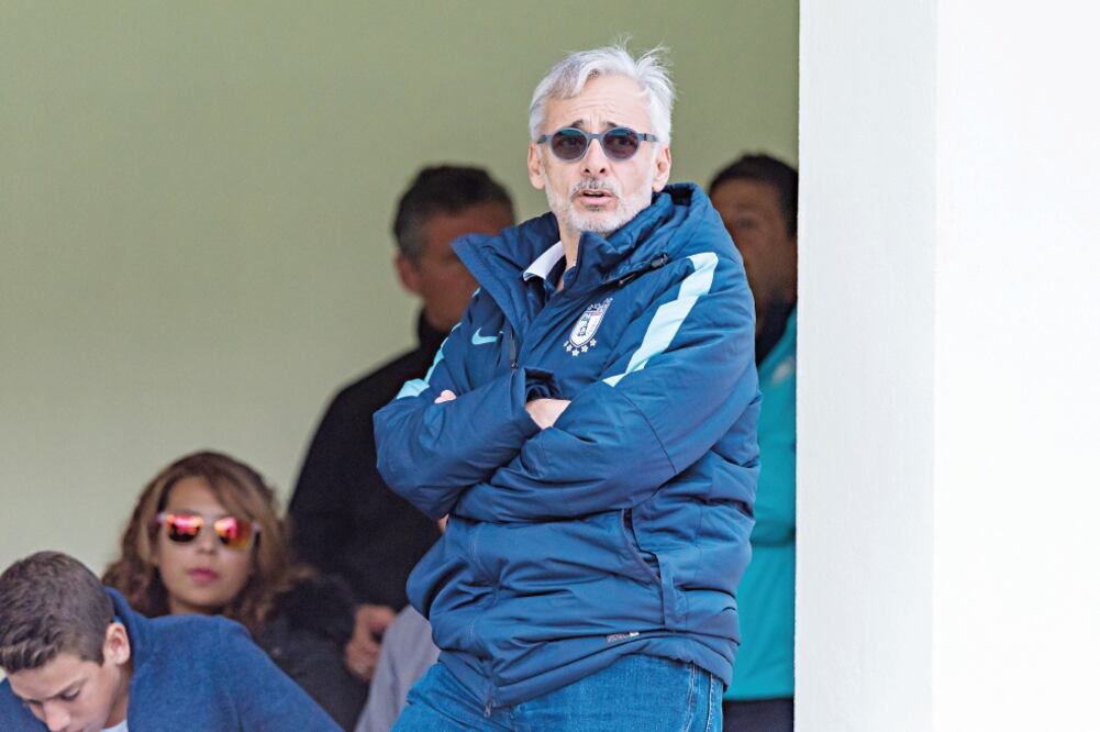 El dueño de Pachuca reclamó al árbitro una decisión. FOTO: IMAGO7