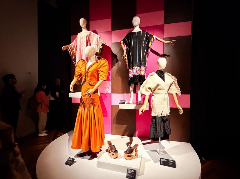 Vista general de la exposición “¡Moda Hoy!” en el Museo Franz Mayer. Foto: Abril Macias