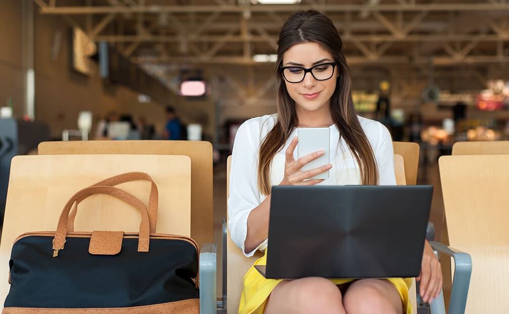 Audífonos, bocinas, cámaras y más: haz que mamá disfrute su día con estas ofertas exclusivas. Foto: iStock