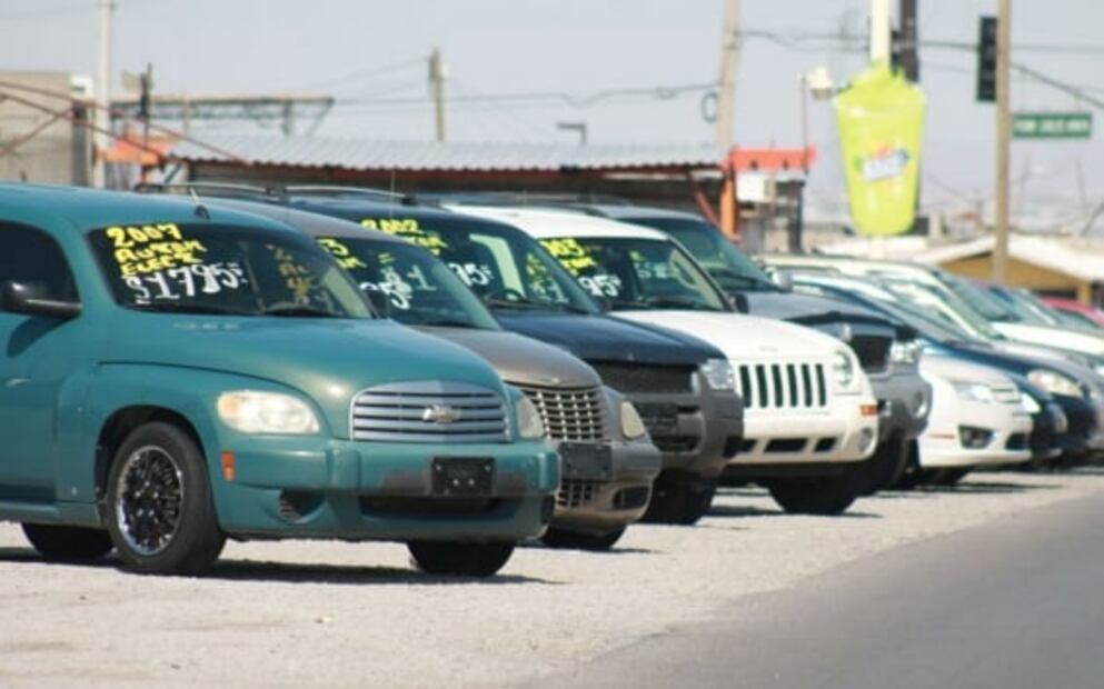 AMLO anuncia regularización de “autos chocolate” a bajo costo 