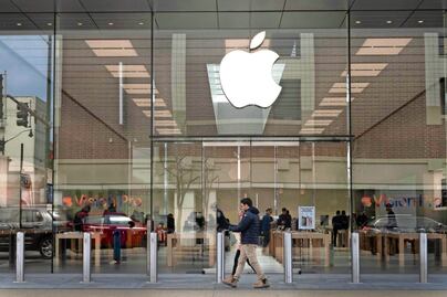 Acciones de Apple se disparan 7% y cierran en máximo histórico