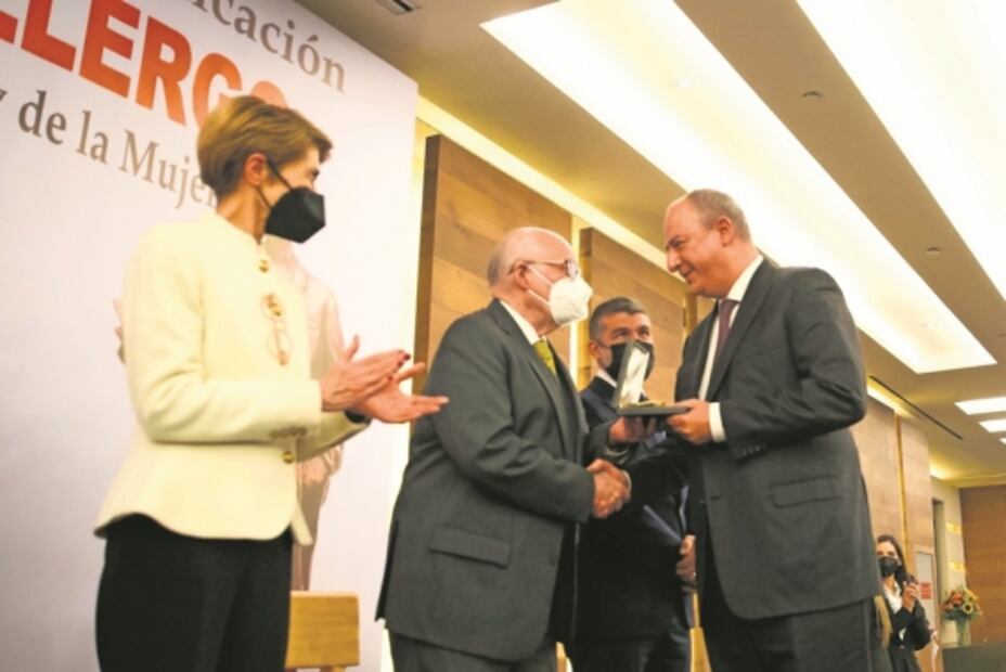 Recibe EL UNIVERSAL Premio Nacional "José Pagés Llergo" 2021