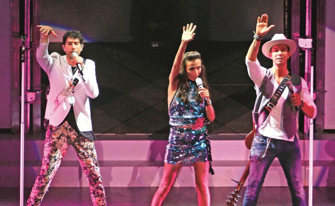 El trío ofreció un homenaje a Gustavo Cerati y un recorrido por sus mejores temas de Timbiriche. (Foto: Agustín Salinas / EL UNIVERSAL)