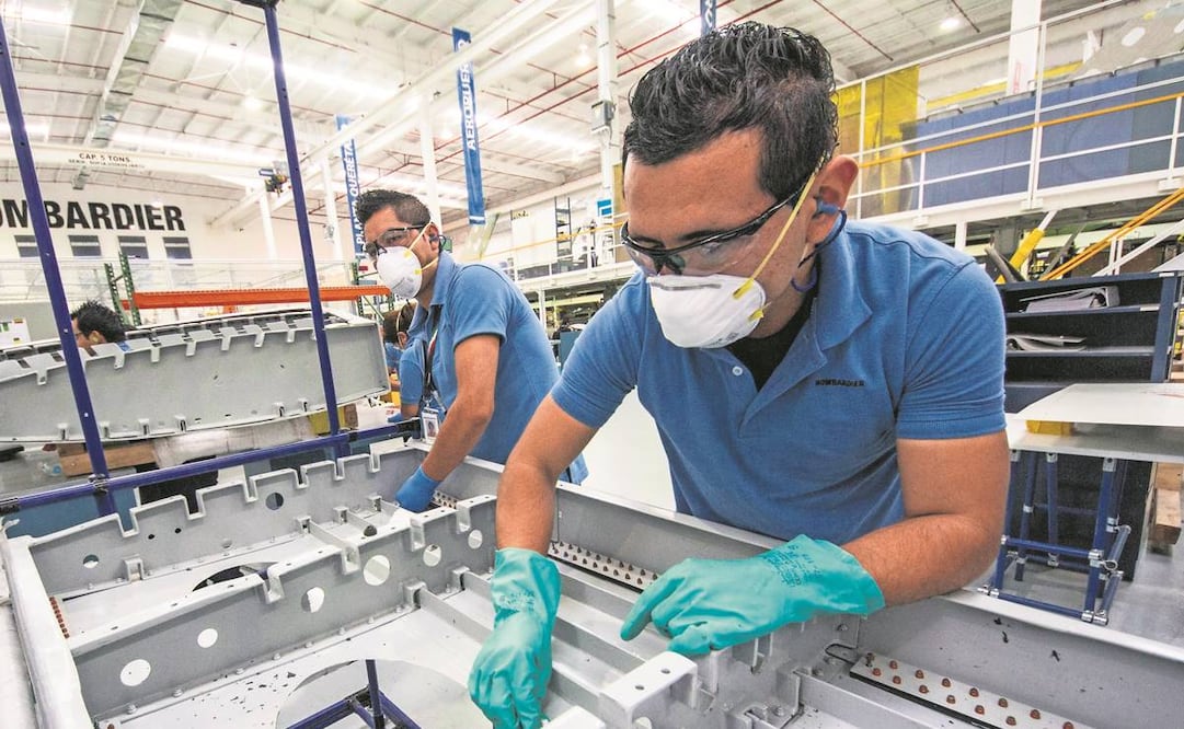 Los trabajadores pagan deuda y pensiones de las generaciones pasadas, sin poder invertir en su vejez. Foto: Archivo EL UNIVERSAL 