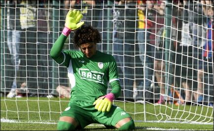 Ochoa gana en Bélgica, pero recibe gol