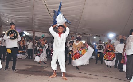 Con la Vela de los Pescadores inician las fiestas de mayo 