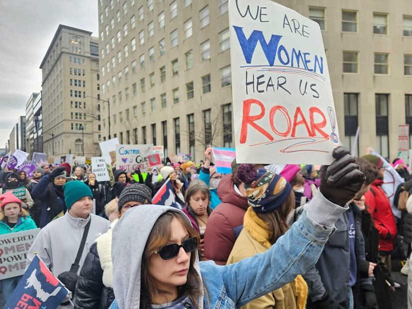 Asistentes a la marcha del pueblo en Washington. Foto: Max Aub