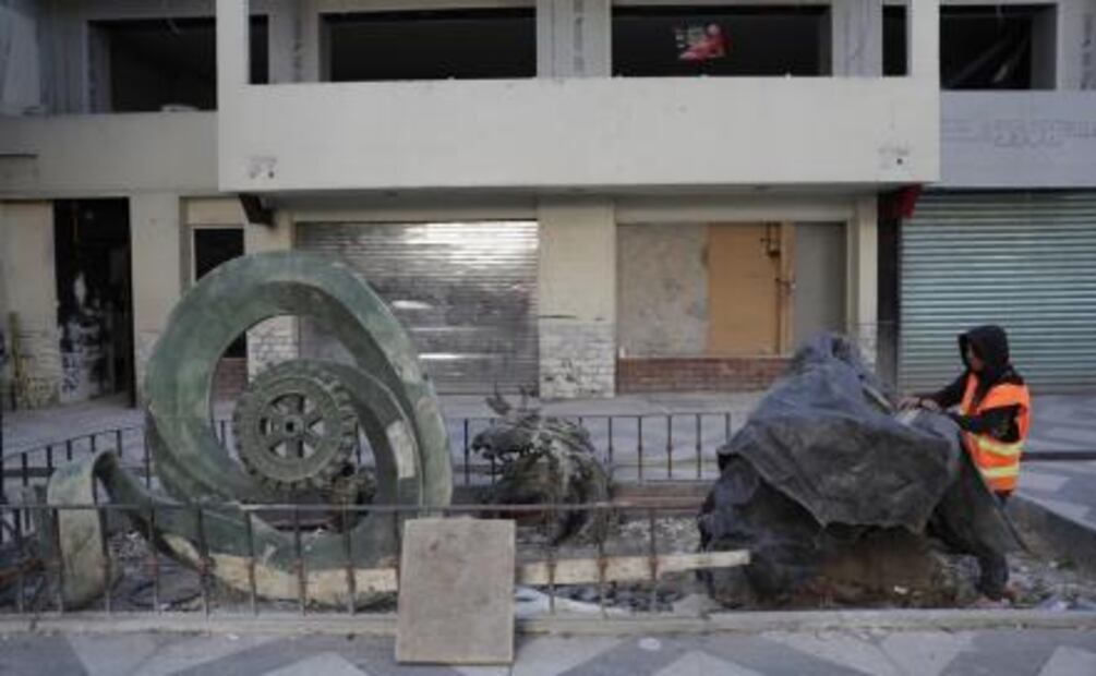 Arrumban esculturas por obras en Zona Rosa