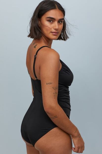 Modelo curvy presume cuerpazo en bikini para H&M y se hace viral