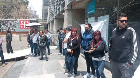 Trabajadores cierran por segundo día la Biblioteca Vasconcelos; seguirán en paro hasta ser atendidos
