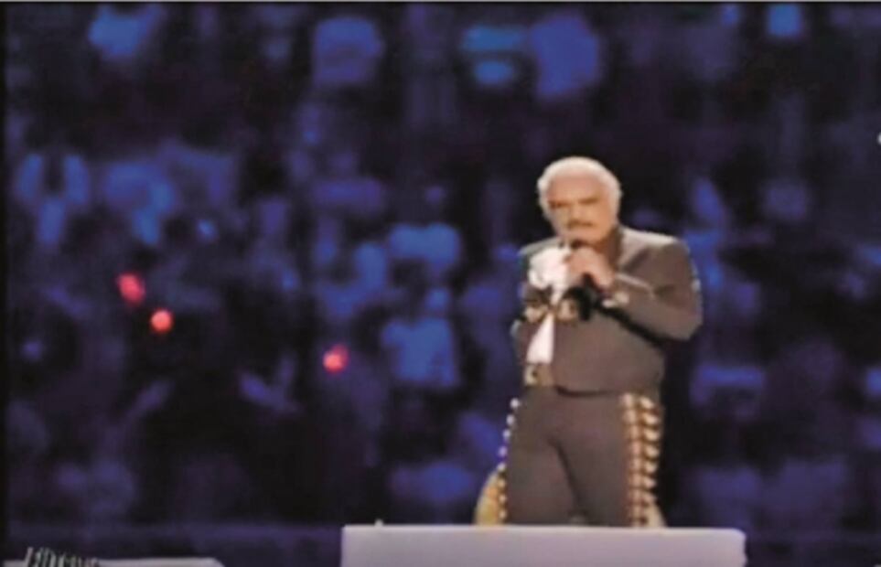 Alex Lora es uno de los mejores intérpretes del himno nacional mexicano, ¿y quiénes son los peores?