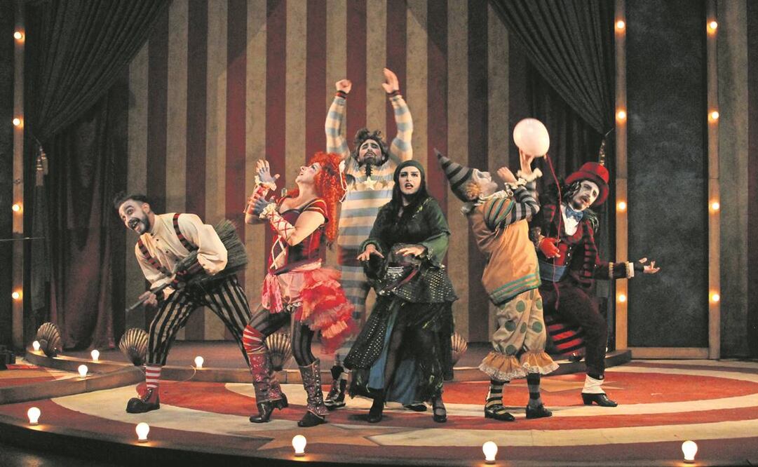 A través de canciones y títeres, unos personajes estrafalarios se encargan d e narrar las historias en un circo de tres pistas. Foto: 25 Producciones y La Caja de Teatro