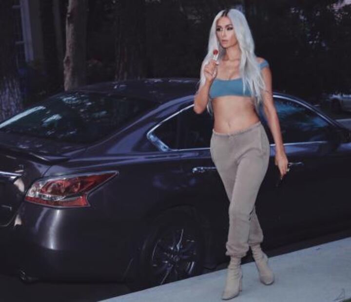 Paris Hilton copia el look de Kim Kardashian y todo Internet se pregunta por qué