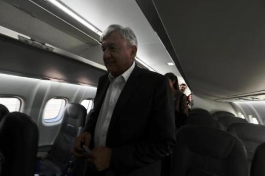 AMLO toma su primer vuelo comercial a Veracruz como Presidente