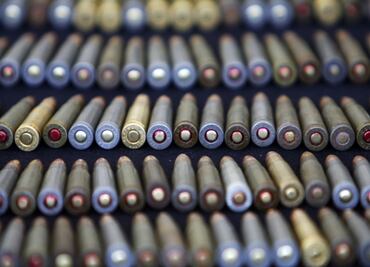 Authorities seize a large arsenal and cocaine in Mexico City