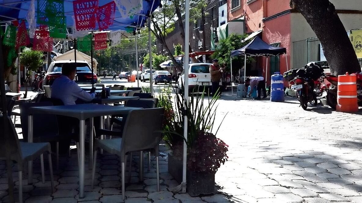 Las terrazas permiten a restauranteros ampliar su capacidad, dice presidente de Canirac. Foto: Diego Prado / EL UNIVERSAL