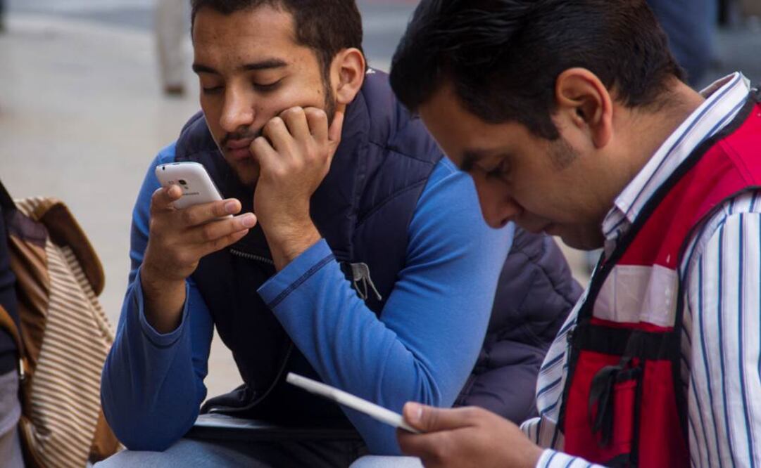 El hábito de adoptar una mala postura puede ocasionar un alineamiento corporal desbalanceado, tensión sobre los ligamentos y músculos. (FOTO: Archivo EL UNIVERSAL)